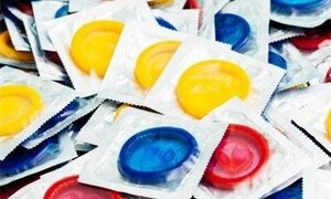 Nguy cơ ung thư 'cậu nhỏ' do dùng bao cao su rởm