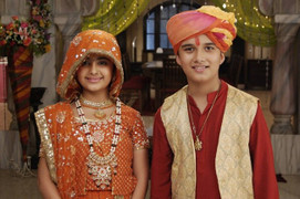 Nữ diễn viên nhỏ tuổi nhất 'Cô dâu 8 tuổi' dậy thì thành công khiến fan ngã ngửa