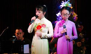 Phương Mỹ Chi: Từ hét cát xê cao ngất ngưởng đến bị tố vô ơn với cô ruột