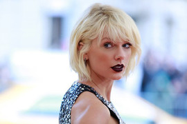 Taylor Swift chỉ đòi bồi thường 1 USD cho vụ kiện hành vi sàm sỡ