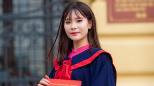 Nữ sinh tốt nghiệp thủ khoa với điểm số tuyệt đối