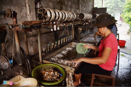 Khaisilk nói 50% lụa mua ở làng nghề Nha Xá, người dân nói gì?