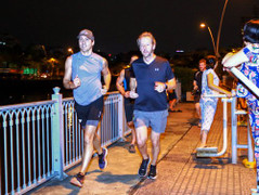 Thủ tướng Canada chạy bộ ở kênh Nhiêu Lộc TP HCM