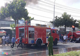 Kho chứa xe máy bị thiêu rụi thành tro trong ngày Tết