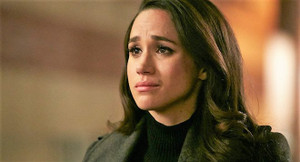 Vợ sắp cưới của Hoàng tử Harry bị đe dọa bằng hộp bột trắng