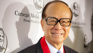 Tỷ phú Lý Gia Thành tuyên bố về hưu