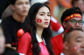 Hòa Minzy sang Indonesia cổ vũ Công Phượng, bạn trai nói gì?