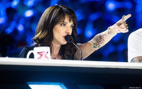 Asia Argento bị đuổi khỏi ghế nóng X Factor sau cáo buộc tấn công tình dục