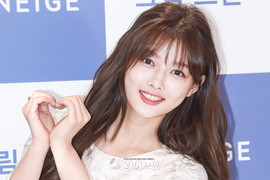 'Sao nhí xinh nhất Hàn Quốc' đẹp rạng rỡ ở tuổi 19