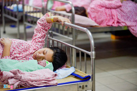 Bà đẻ ăn trái cây thế nào để con không gặp nguy hiểm?