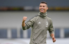 Đồng đội bất ngờ với sự bền bỉ của Ronaldo ở tuổi 33