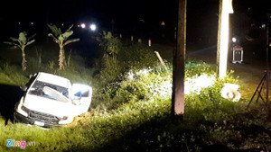 Khống chế toàn bộ 3 người nghi vận chuyển ma túy ôm súng cố thủ trong xe