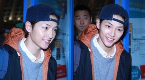 Song Joong Ki không đeo nhẫn cưới sau khi phủ nhận tin đồn ly hôn