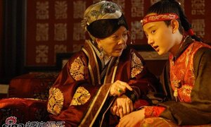 Tài tử Trung Quốc khóc khi phải đi bán rượu sau 'Tân Hồng lâu mộng'