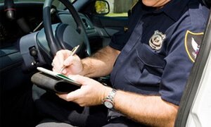 Ghi vé phạt đỗ xe, mỗi năm thu về 1,4 tỷ USD