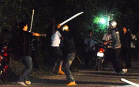 Hẹn gặp giảng hòa mâu thuẫn trong đêm, cô gái 18 tuổi bị nhóm thanh niên đâm chết