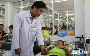 Xuyên đêm cứu bé 11 tuổi mắc bệnh hiếm gặp