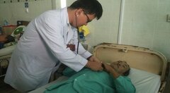 Người đàn ông bất ngờ sống lại khi đang được người nhà thắp nhang lo hậu sự