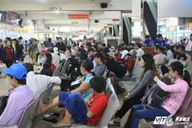 Bến xe Miền Đông kẹt cứng trước ngày nghỉ lễ 2/9