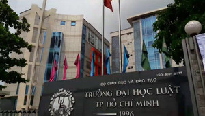Hơn 100 sinh viên ĐH Luật TP.HCM sẽ bị thôi học vì điểm kém