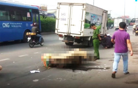 Cụ ông 73 tuổi đau đớn nhìn vợ bị xe tải cán chết thương tâm