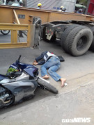 Bị xe container ép vào lề rồi cán lên người, người đàn ông thiệt mạng