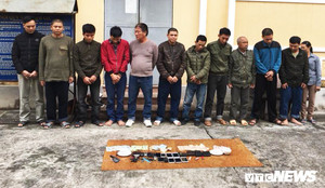 Bắt gọn hàng chục con bạc đang say sưa xóc đĩa dịp Tết ở Nghệ An