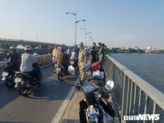 Tìm kiếm tung tích nam thanh niên đeo ba lô nhảy cầu Bình Triệu