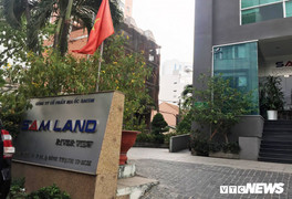 Xây nhà trái phép, Samland bắt dân thoát hiểm bằng 'đường chuột chạy'