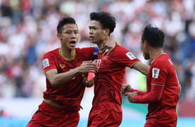 Tuyển Việt Nam vào tứ kết Asian Cup, nhiều doanh nghiệp mạnh tay thưởng nóng tiền tỷ