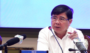 Chủ tịch TP.HCM: 'Nhiều dự án còn nằm trên giấy, tôi thấy xót xa lắm'