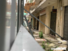 Cận cảnh chung cư nghiêng nửa mét ở TP.HCM vẫn chờ ngày phá dỡ