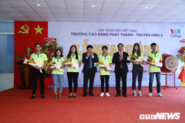 19 suất học bổng đến tay sinh viên VOV College tại Lễ khai giảng năm học 2019 - 2020