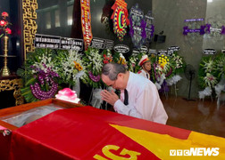 Bí thư Nguyễn Thiện Nhân viếng phi công huyền thoại Nguyễn Văn Bảy