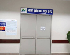 Bé 3 tuổi bị bỏ quên 7 tiếng trên xe đưa đón học sinh ở Bắc Ninh thế nào?