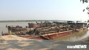 Bắt quả tang 6 tàu khai thác, mua bán và vận chuyển cát trái phép ở Bắc Ninh