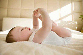 Nguy hiểm cách trị vặn mình cho trẻ em bằng lòng trắng trứng và nước cốt chanh