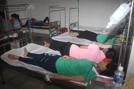 Tây Ninh: 83 công nhân nhập viện nghi bị ngộ độc thực phẩm