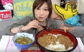 Cô nàng Nhật Bản xinh đẹp có dạ dày 'dị', ăn gấp 10 người bình thường