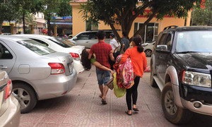 Nghệ An: Mẹ ngất lịm nghe tin con trai 8 tuổi chết bất thường tại bệnh viện