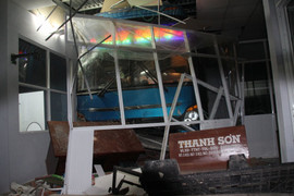 Lơ xe cầm vô lăng tông 6 người thương vong ở Cà Mau