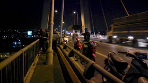 Cô gái bỏ đồ đạc trên cầu rồi nhắn tin cho bạn 'đang ở cầu Rạch Miễu lên nhận xác được rồi'