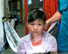 Công an thông báo tìm người thân cho cháu trai đi lạc tại Tiền Giang