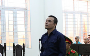 Gửi con nhờ bạn chăm sóc, không ngờ con bị bạn đánh chết