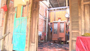 Phát hiện thi thể người đàn ông cháy đen nằm cạnh bình gas đã mở van