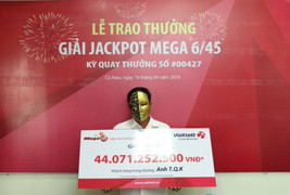 Người đàn ông nuôi tôm ở Cà Mau trúng Vietlott hơn 44 tỷ đồng