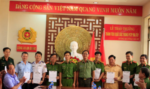 Bộ Công an khen thưởng ban chuyên án phá thành công đường dây ma túy lớn ở miền Tây