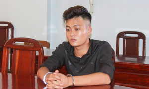 Đi tìm người va quệt xe với con trai, người cha bị đâm chết