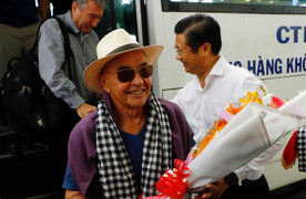 Chủ tịch CLB Tottenham Hotspur trở lại thăm Cần Thơ