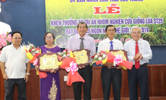 Sóc Trăng khen thưởng 'cha đẻ' giống gạo Việt ngon nhất thế giới 2019